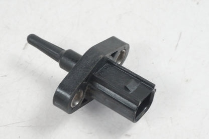 Baksidan på Luftburksensor från en Honda CRF 1000 Africa Twin -2016 motorcykel.