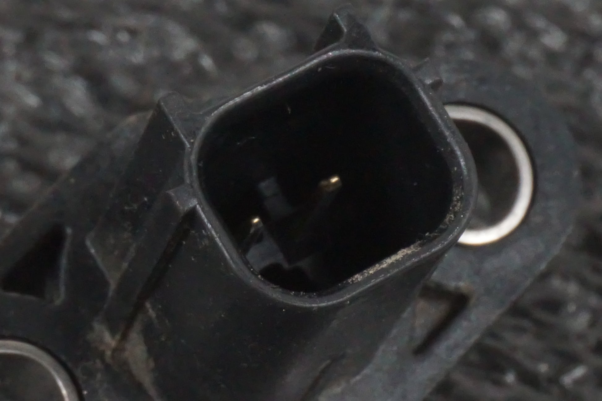 Höger sida på Luftburksensor från en Honda CRF 1000 Africa Twin -2016 motorcykel.