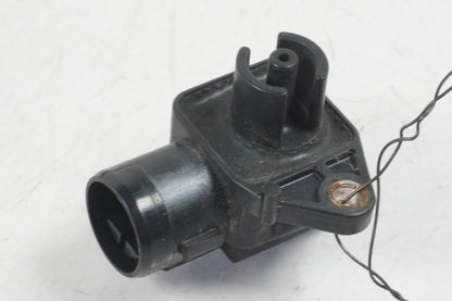 Baksidan på Mapsensor från en Honda VTX 1800 -2007 motorcykel.