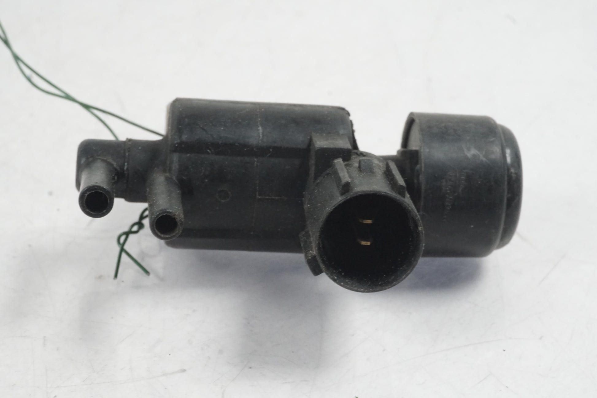 Vänster sida på Mapsensor från en Honda XL 1000 V -2008 motorcykel.