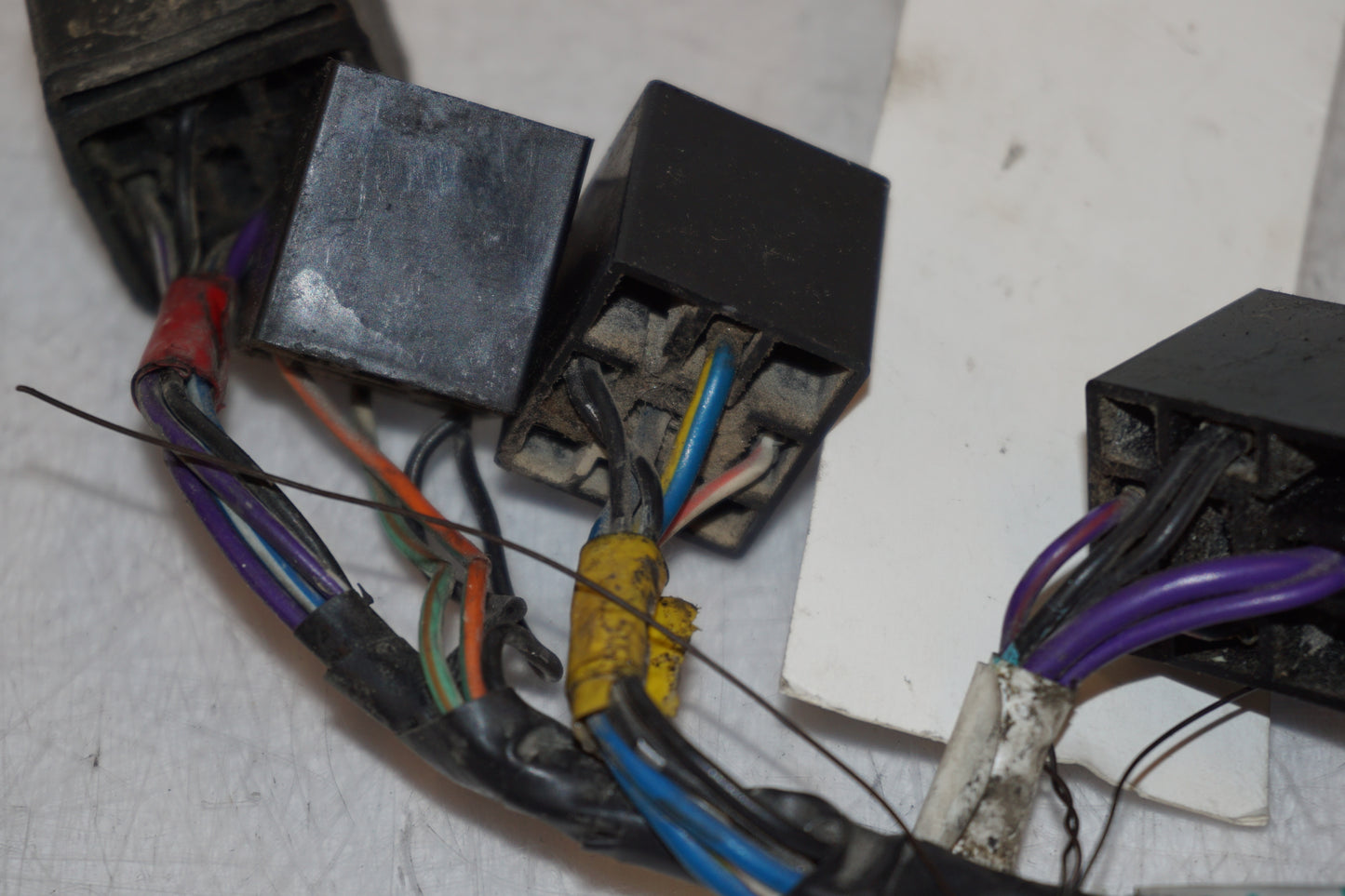 Snett uppifrån på Kablage från en Triumph Tiger -2002 motorcykel.