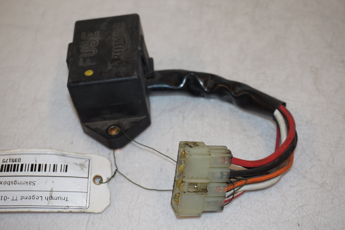 Framsidan på Säkringsbox från en Triumph Legend TT -2001 motorcykel.