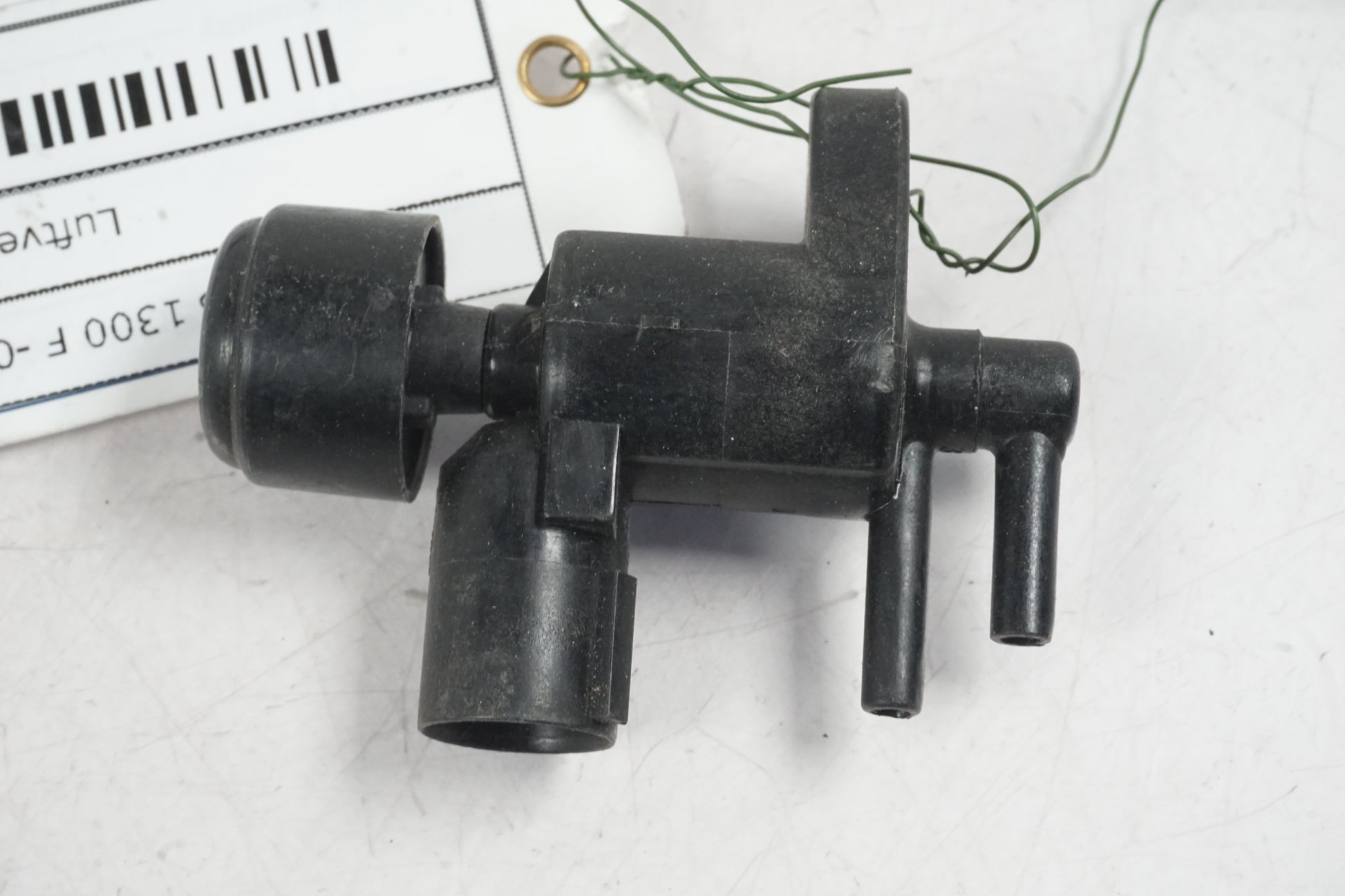 Baksidan på Luftventil från en Honda CB 1300 F -2004 motorcykel.