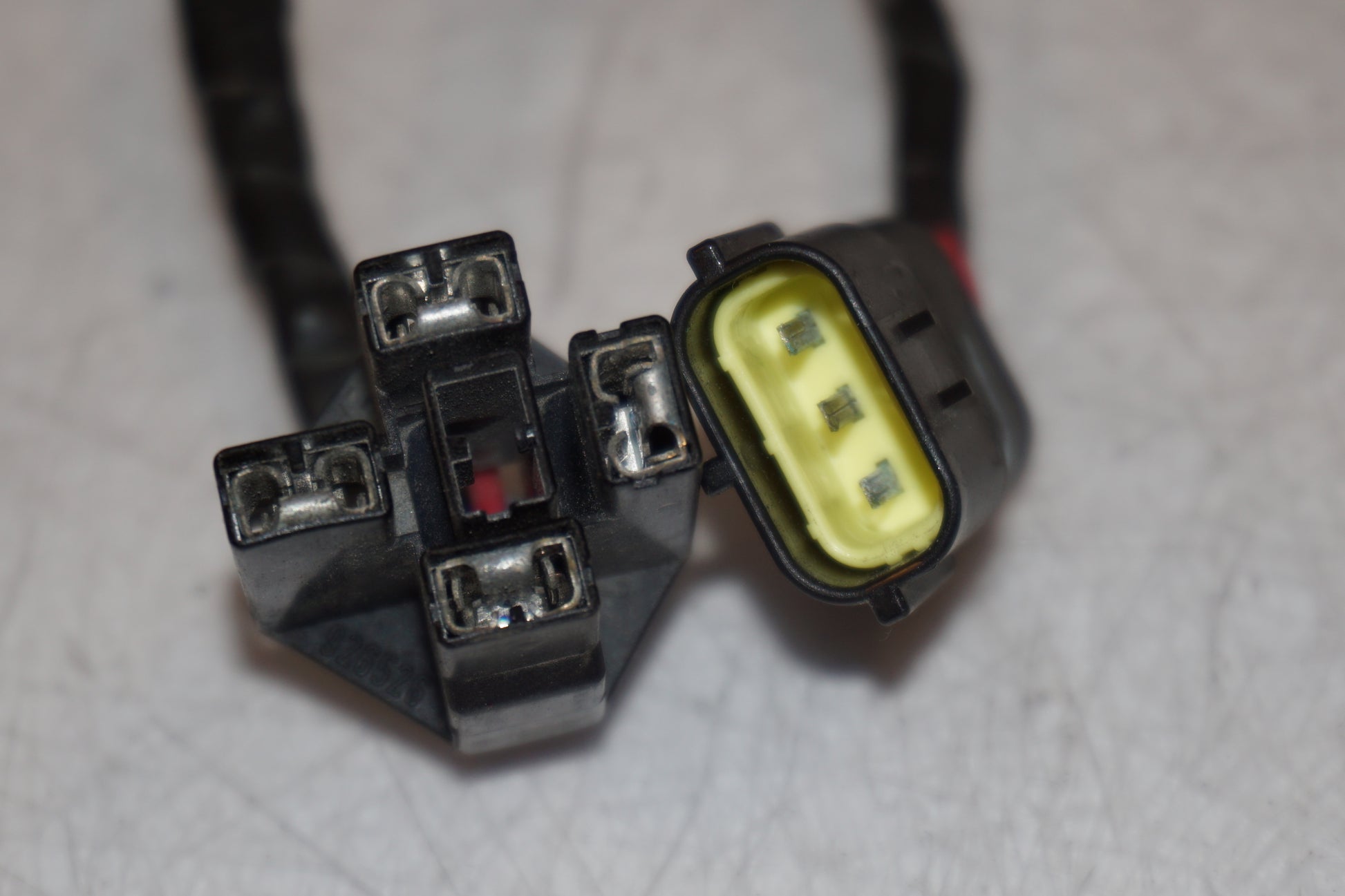 Snett uppifrån på Kablage från en Triumph Tiger -2002 motorcykel.