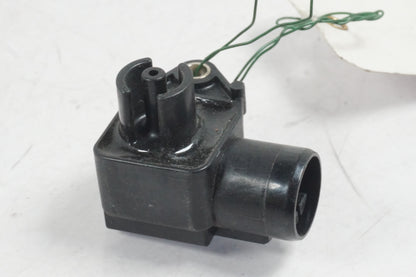 Höger sida på Luftsensor från en Honda CBR 1100 XX -2000 motorcykel.