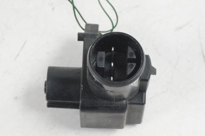 Vänster sida på Luftsensor från en Honda CBR 1100 XX -2000 motorcykel.