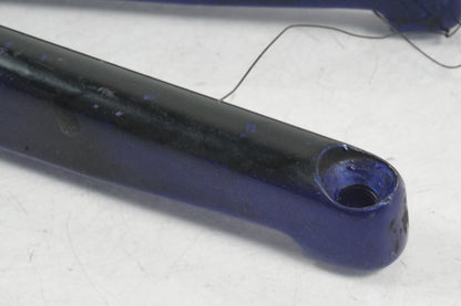 Baksidan på Fotpinnefäste från en Buell X1 Lightning -2002 motorcykel.