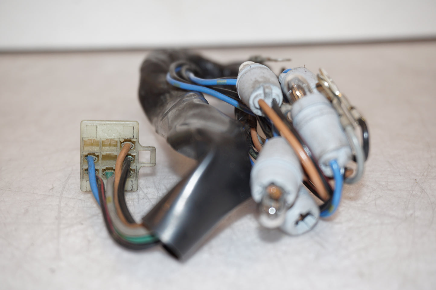 Vänster sida på Kablage från en Yamaha XJR 1300 -2000 motorcykel.