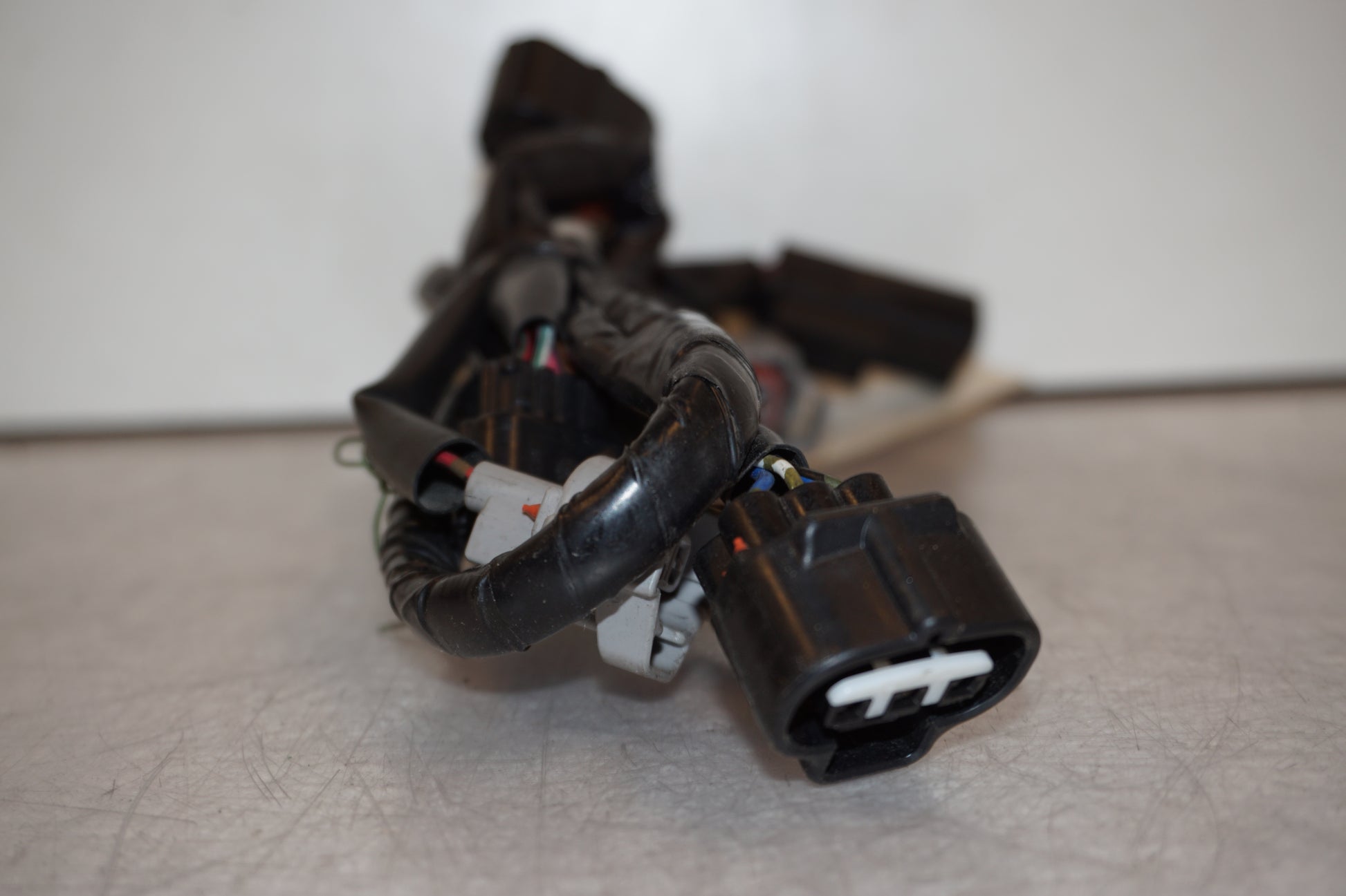 Baksidan på Kablage från en Yamaha MT-07 -2014 motorcykel.