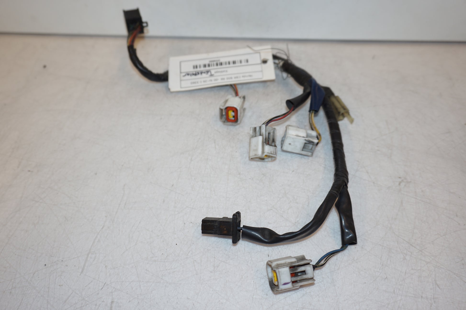 Framsidan på Kablage från en Honda CBR 900 RR -2000 motorcykel.