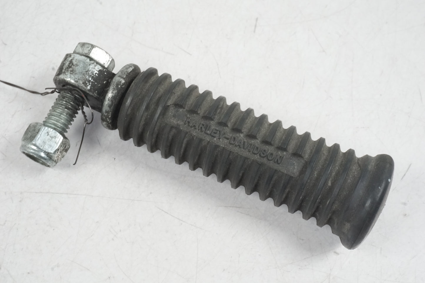 Framsidan på Fotpinne från en H-D Sportster 1200 XL1200C -1999 motorcykel.