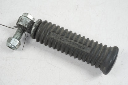 Framsidan på Fotpinne från en H-D Sportster 1200 XL1200C -1999 motorcykel.