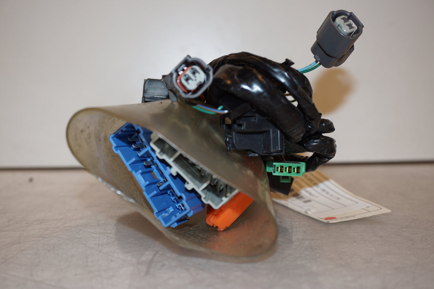 Baksidan på Kablage från en Honda VFR 800 -2008 motorcykel.