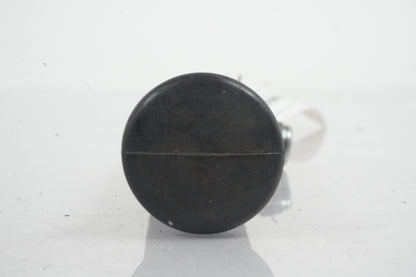 Vänster sida på Fotpinne från en H-D Sportster 1200 XL1200C -1999 motorcykel.