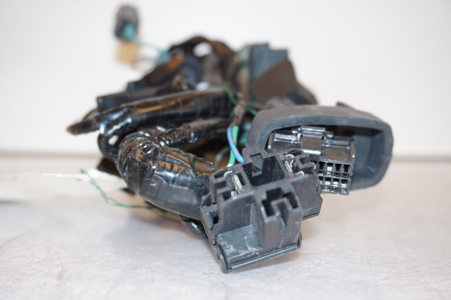 Vänster sida på Kablage från en Honda VFR 800 -2008 motorcykel.