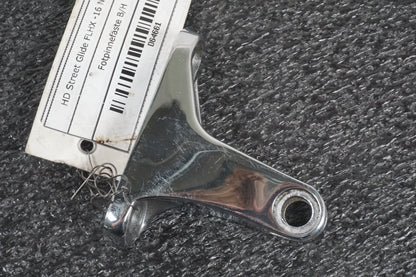 Baksidan på Fotpinnefäste från en H-D Street Glide FLHX -2016 motorcykel.