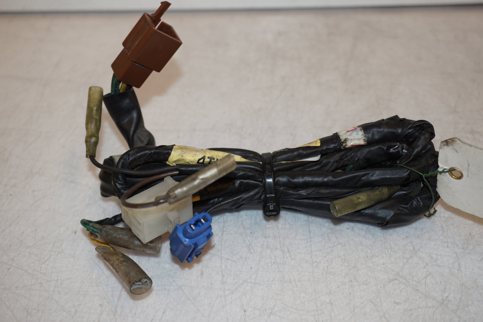 Höger sida på Kabelstam från en Yamaha TDM 850 -1996 motorcykel.