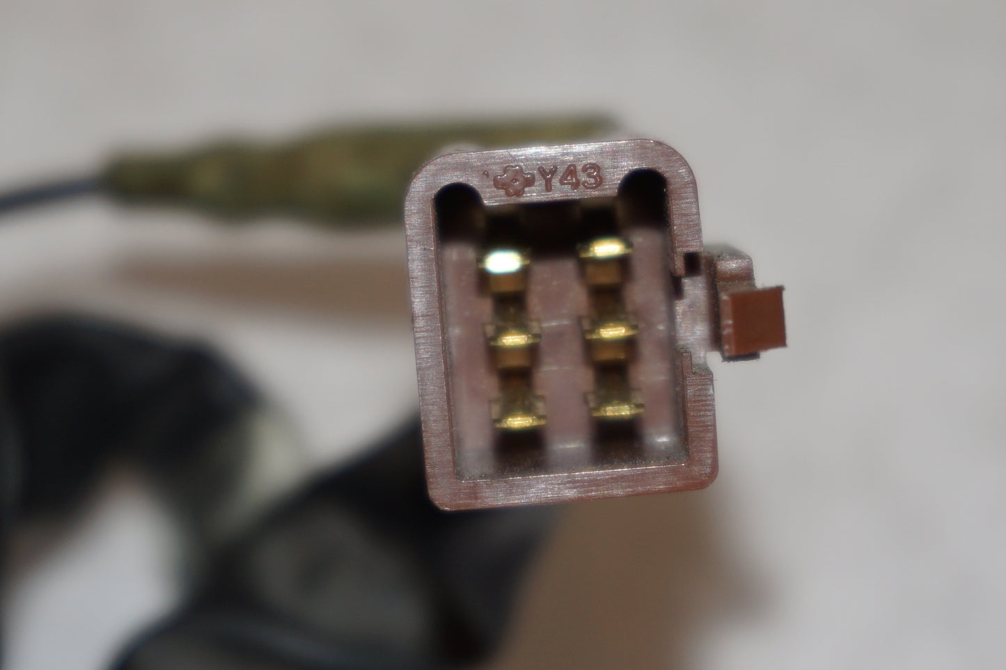 Vänster sida på Kabelstam från en Yamaha TDM 850 -1996 motorcykel.