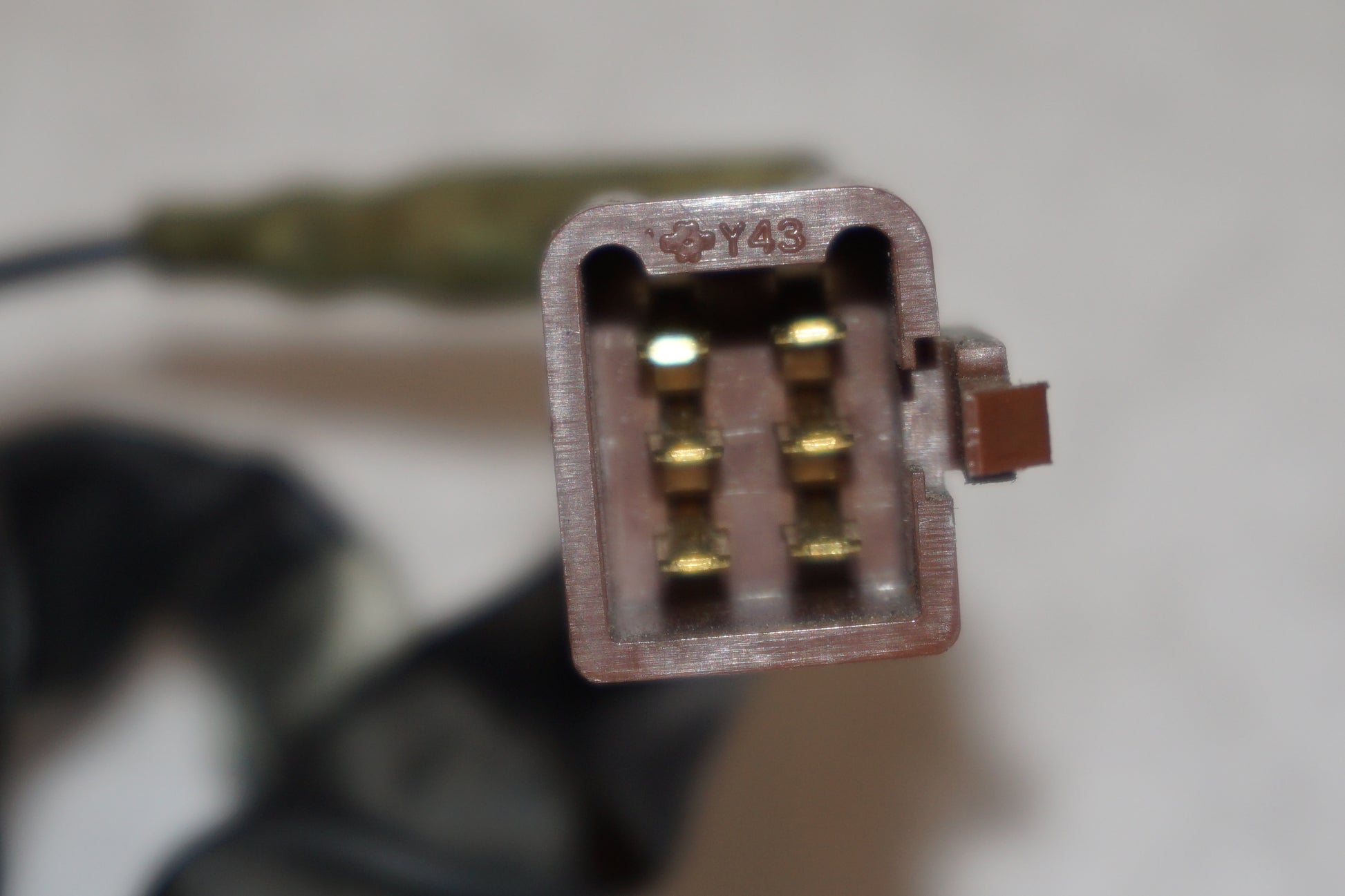 Vänster sida på Kabelstam från en Yamaha TDM 850 -1996 motorcykel.