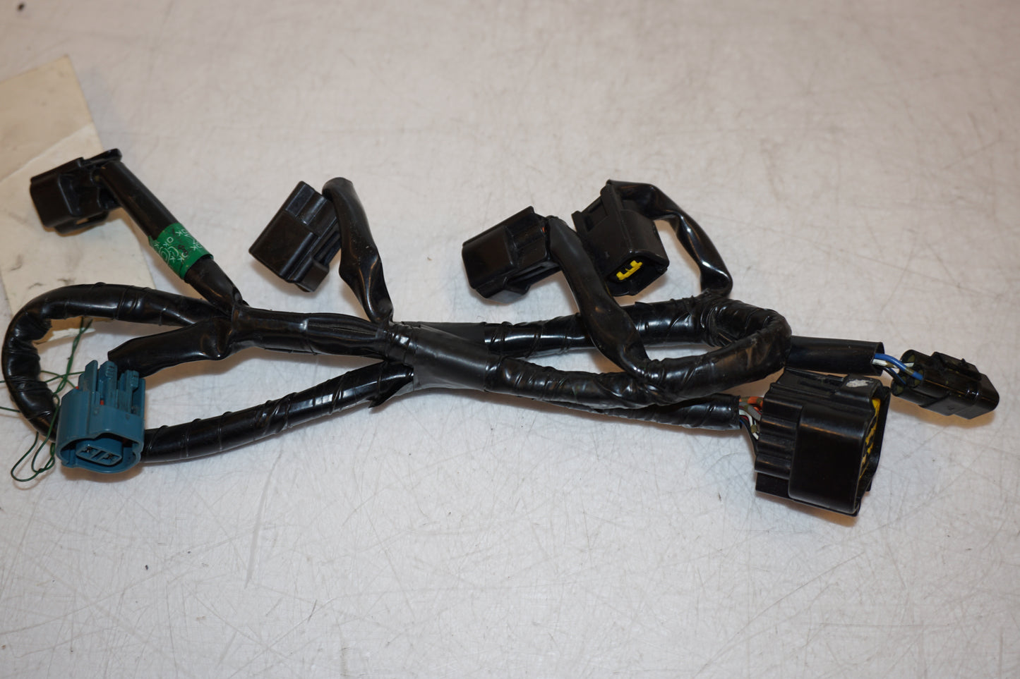 Baksidan på Kablage från en Yamaha YZF R6 -2007 motorcykel.