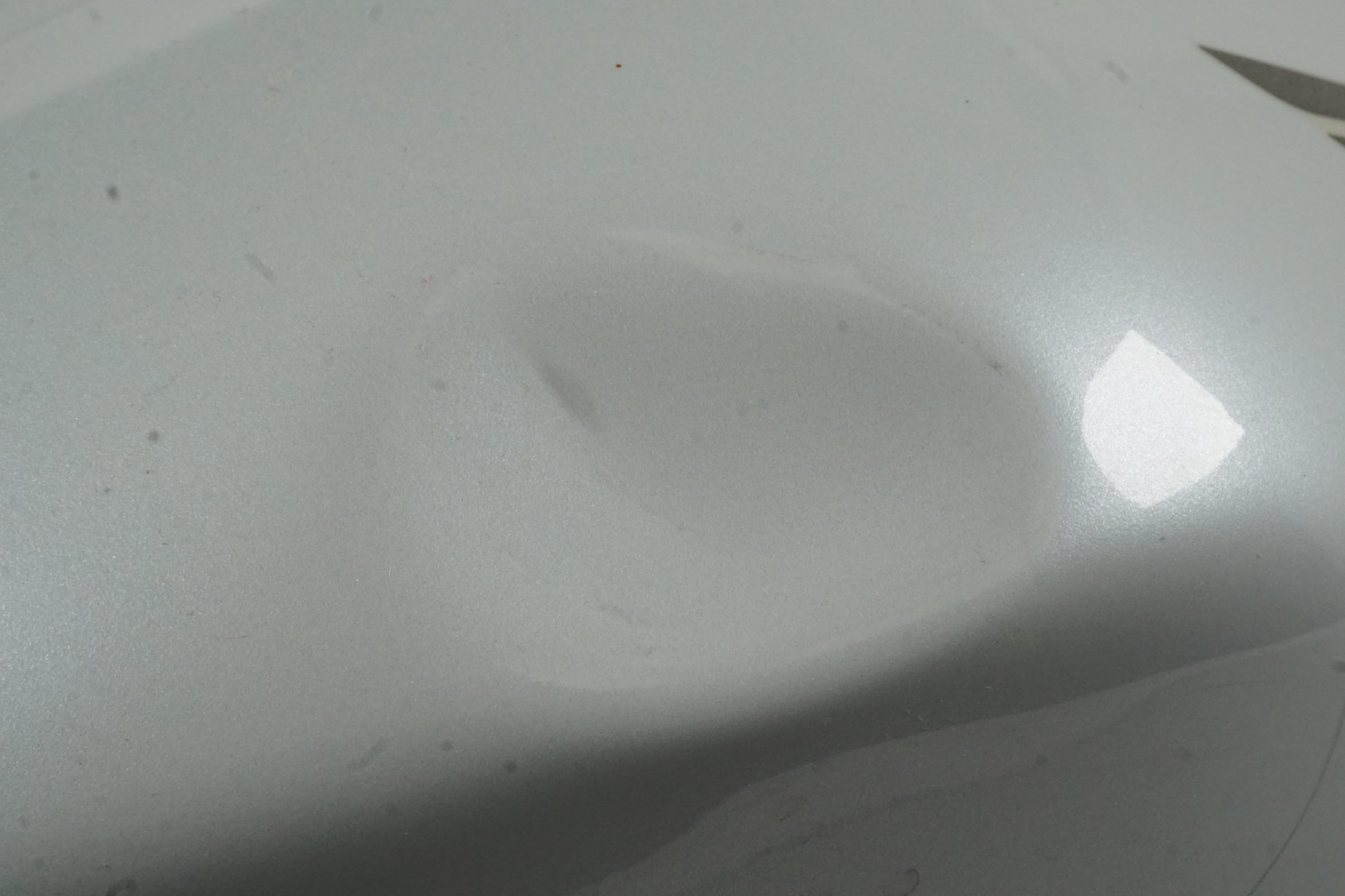 Baksidan på Bensintank från en Honda CBR 600 -2011 motorcykel.