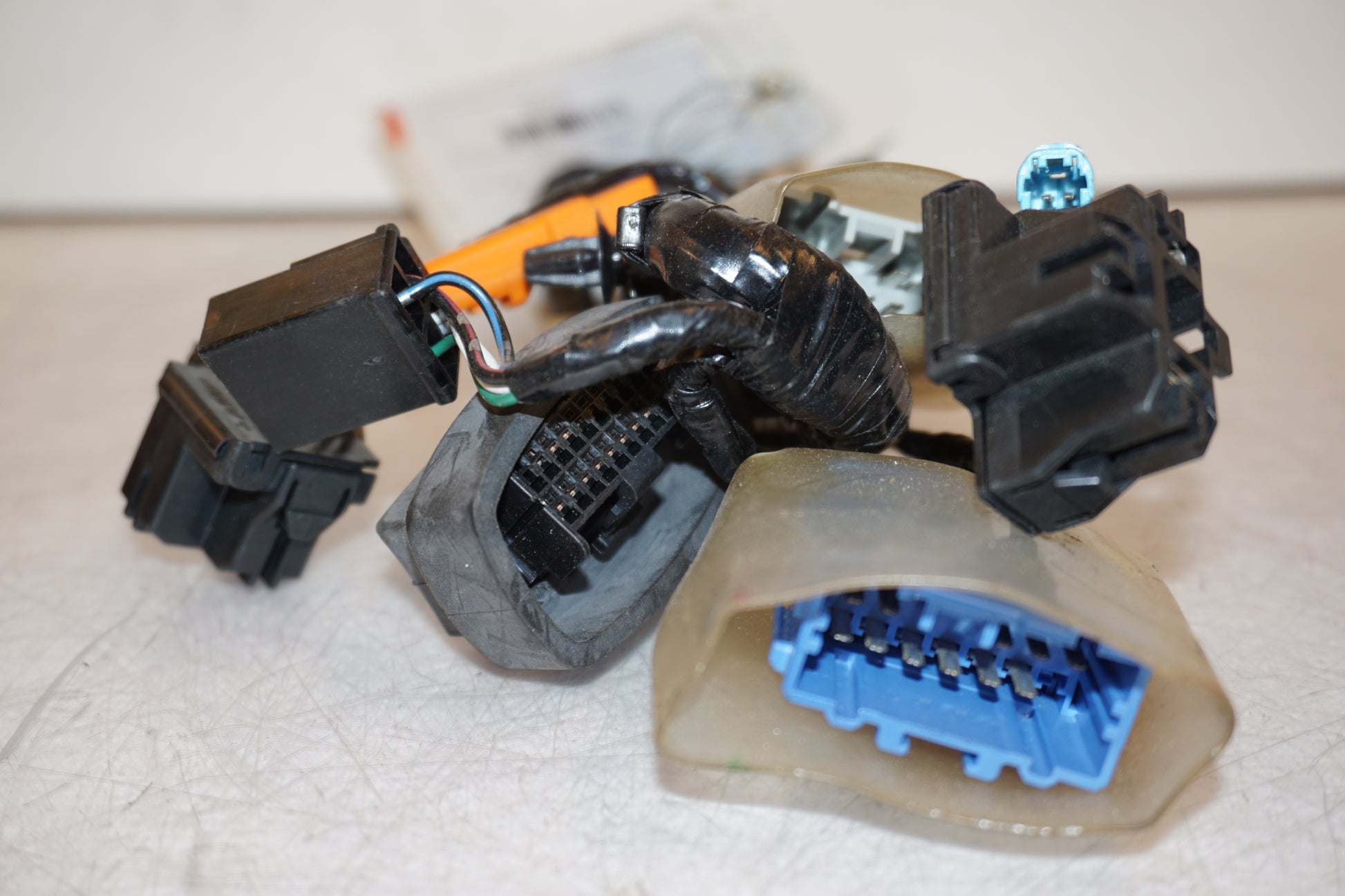 Vänster sida på Kabelstam från en Honda CBR 600 RR -2004 motorcykel.