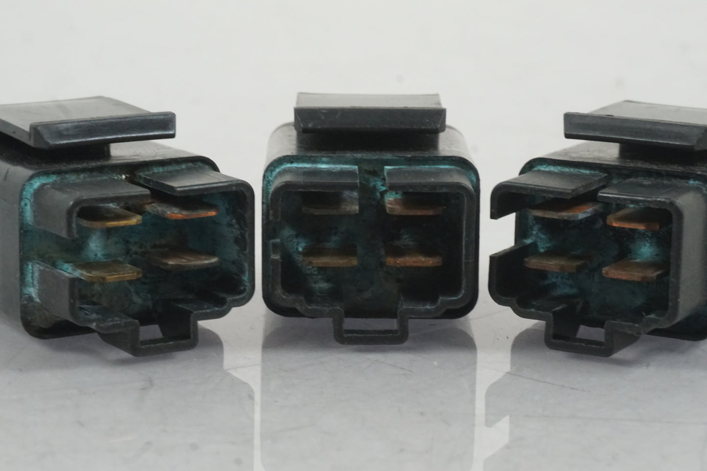 Baksidan på Relä från en Honda CBR 600 RR -2003 motorcykel.