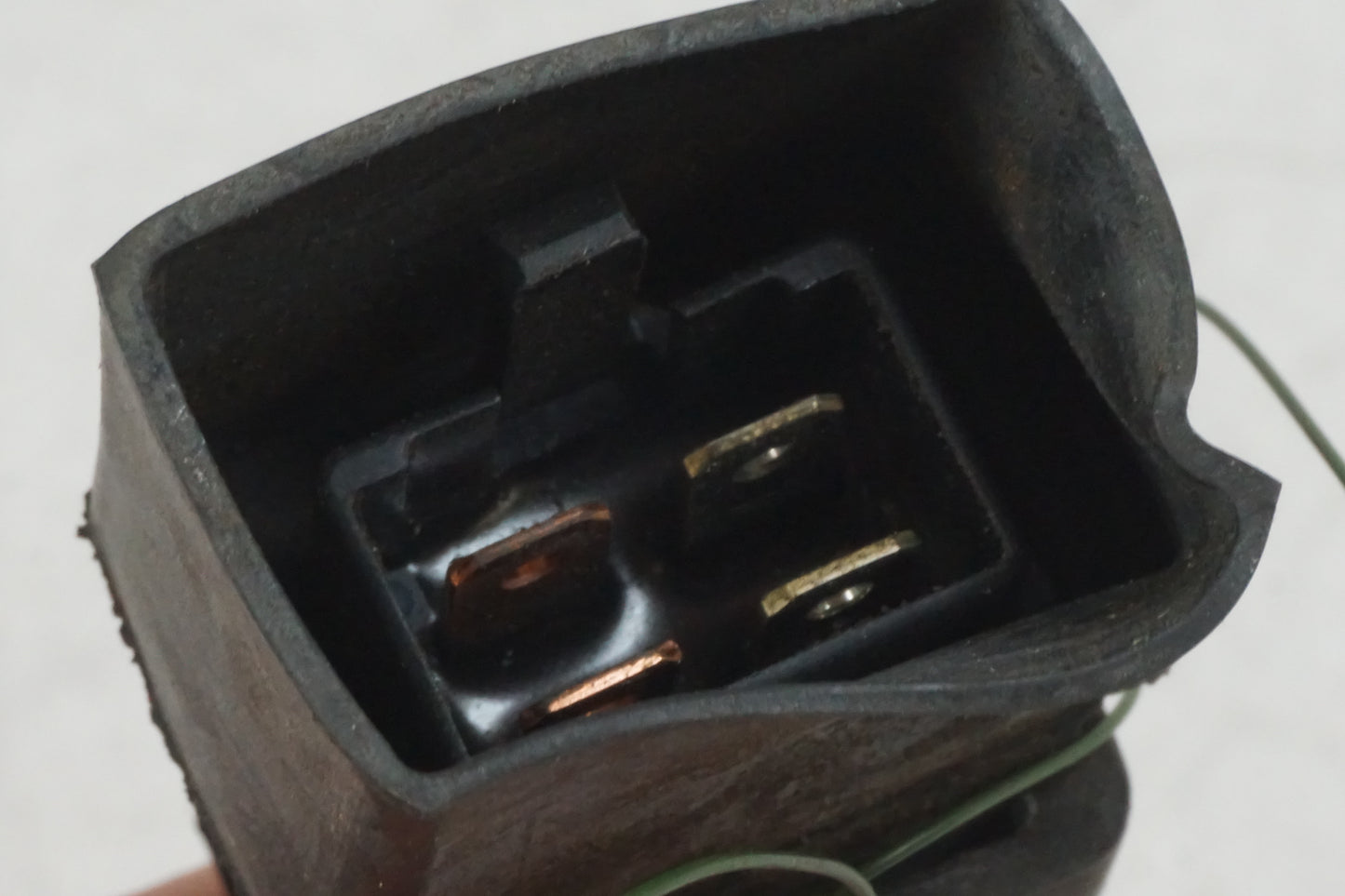 Höger sida på Relä från en Honda VT 600 C -1994 motorcykel.