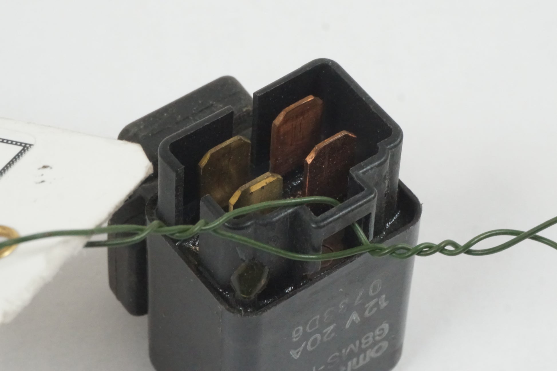 Baksidan på Relä från en Honda CBR 600 RR -2003 motorcykel.