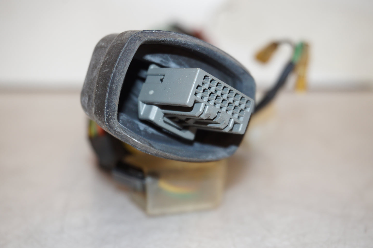 Baksidan på Kablage från en Honda ANF 125 -2008 motorcykel.