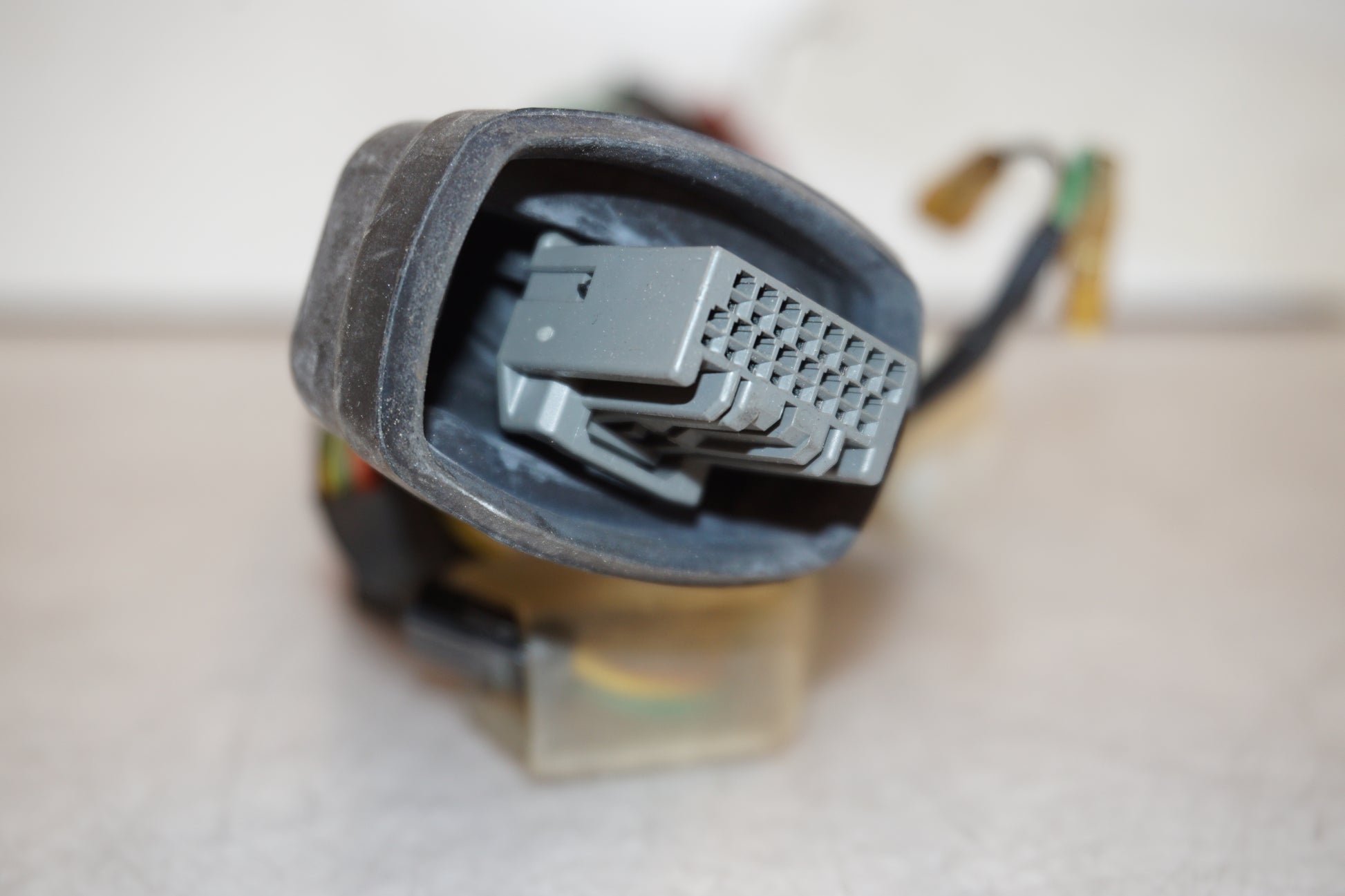 Baksidan på Kablage från en Honda ANF 125 -2008 motorcykel.