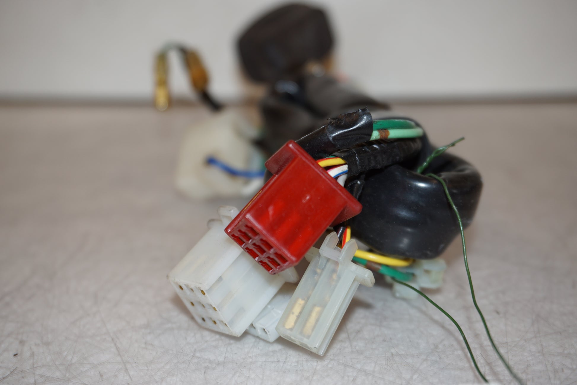 Vänster sida på Kablage från en Honda ANF 125 -2008 motorcykel.