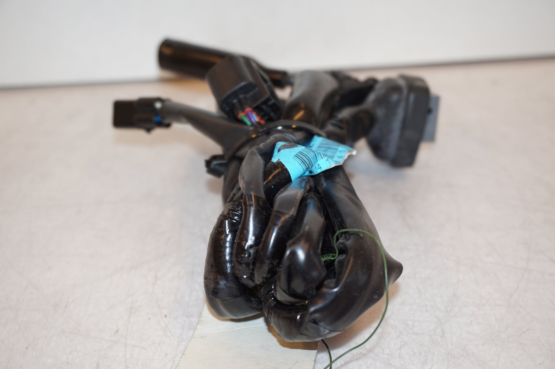 Baksidan på Kablage från en Honda CB 500 F -2013 motorcykel.