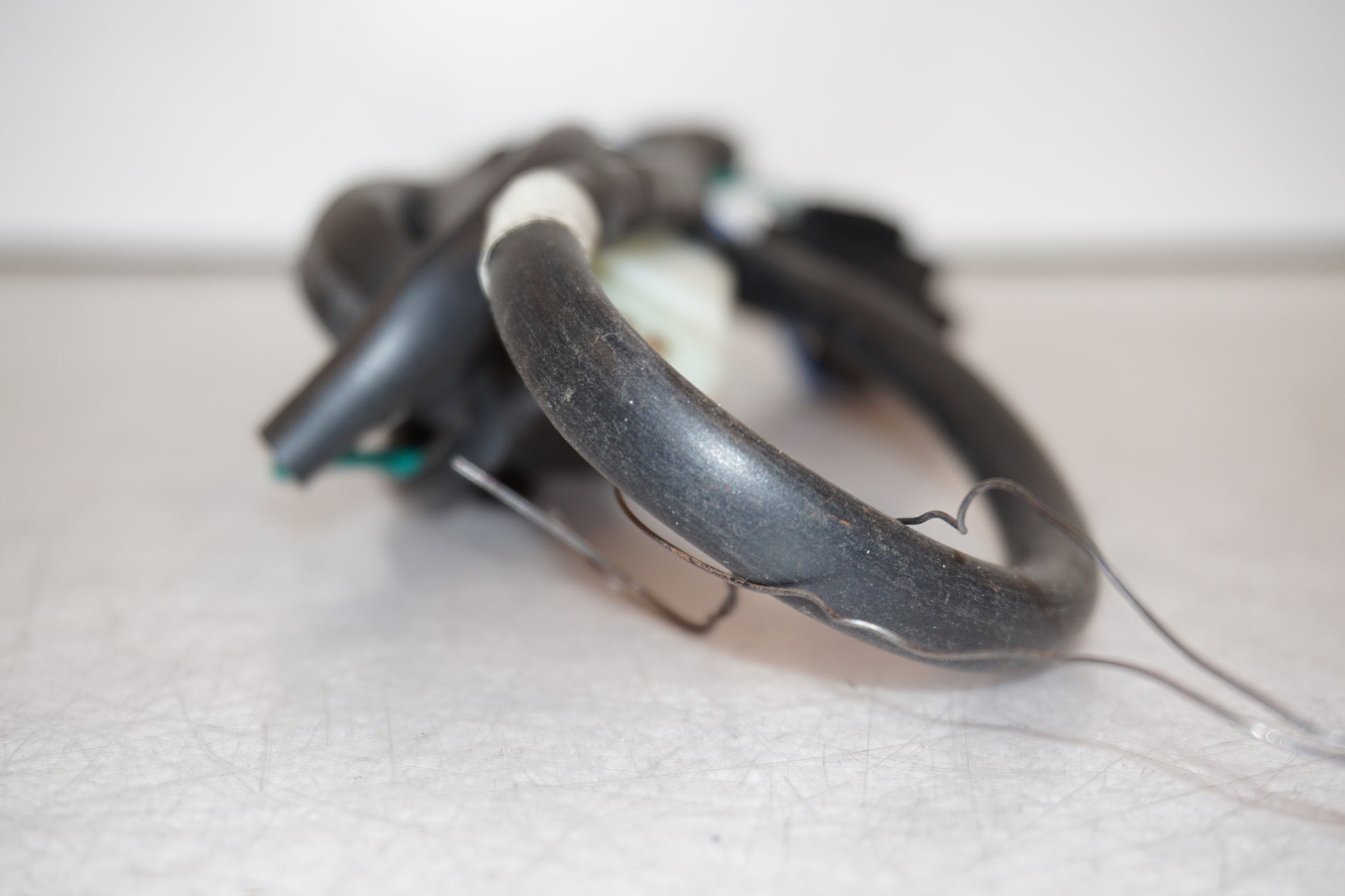 Baksidan på Kablage från en Honda CBR 125 R -2008 motorcykel.