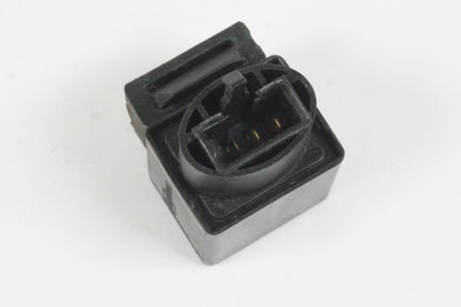 Baksidan på Relä från en Honda CB 600 Hornet -2005 motorcykel.