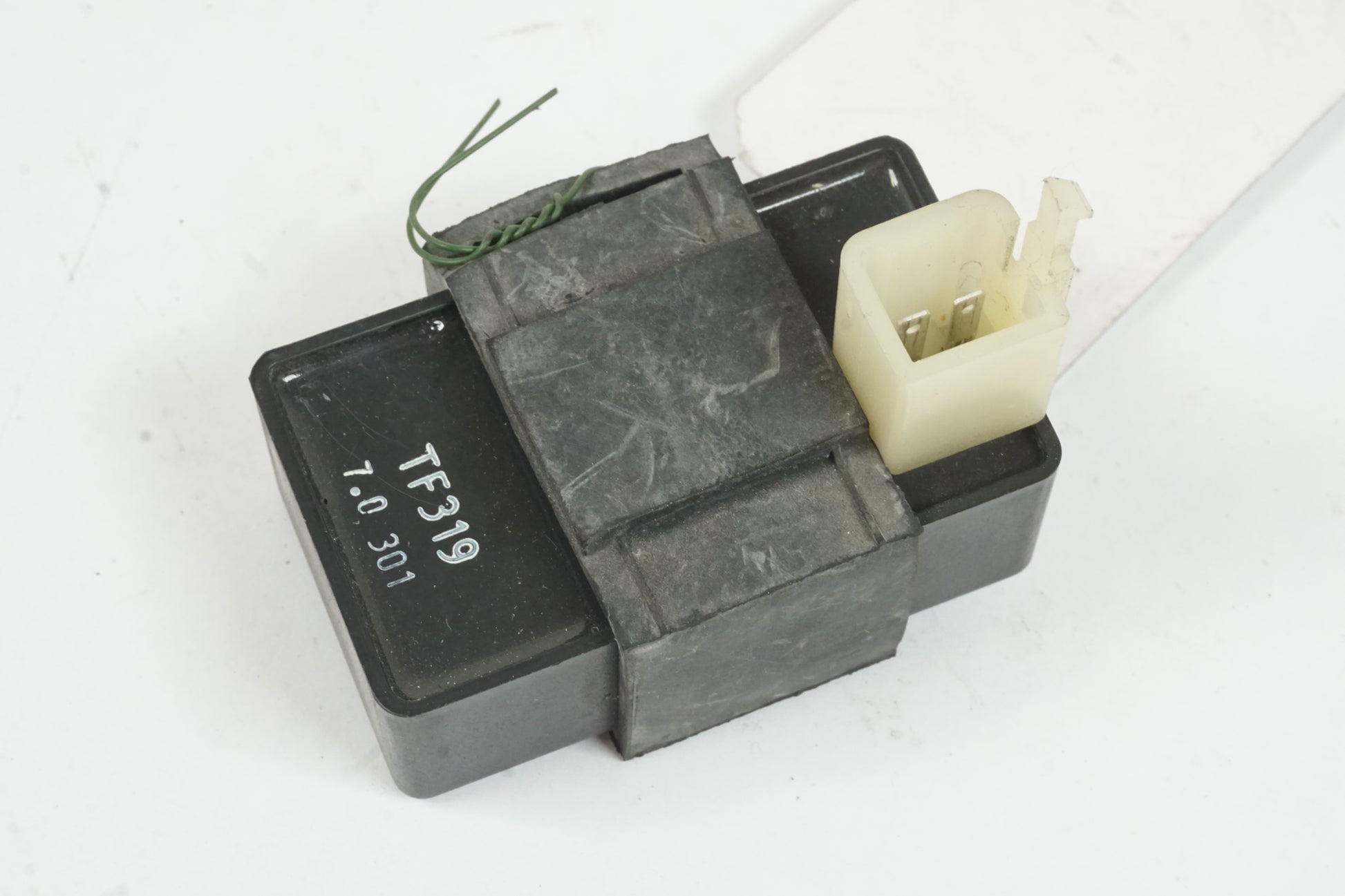 Framsidan på Bensinpumpsrelä från en Honda ST 1100 -1998 motorcykel.