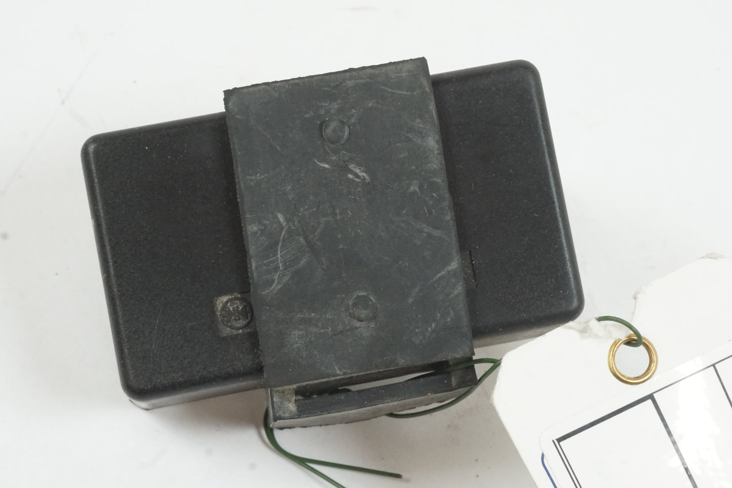 Höger sida på Bensinpumpsrelä från en Honda ST 1100 -1998 motorcykel.