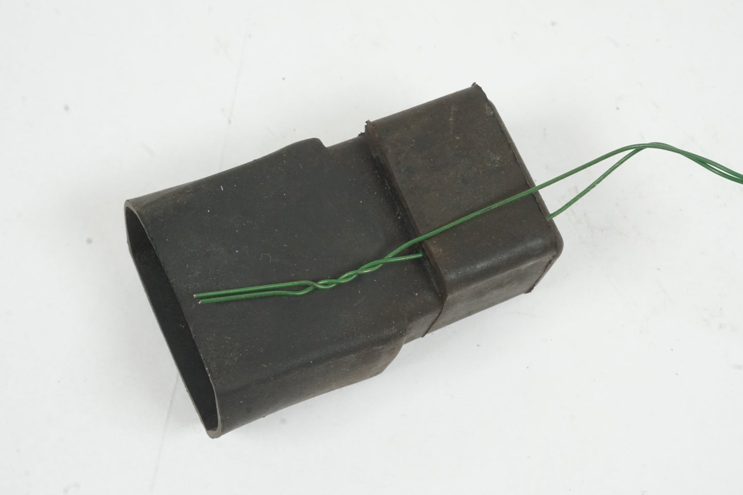 Framsidan på Relä från en Honda VFR 800 -2005 motorcykel.