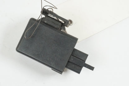 Baksidan på Relä från en Honda VFR 750 -1988 motorcykel.