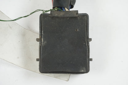 Vänster sida på Relä från en Honda VF 750 S -1982 motorcykel.