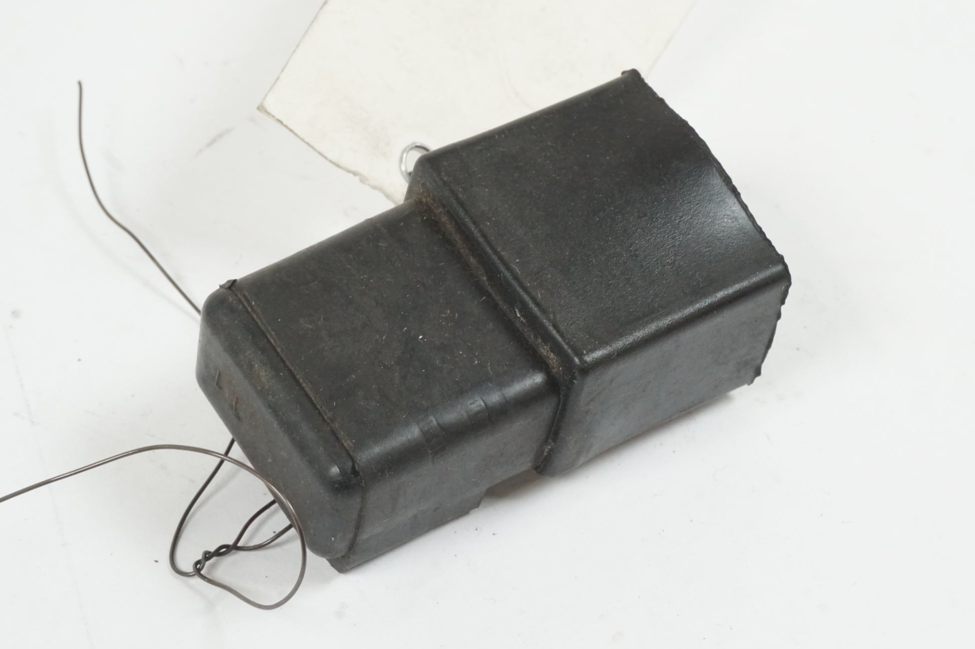 Framsidan på Relä från en Honda XRV 750 -1999 motorcykel.