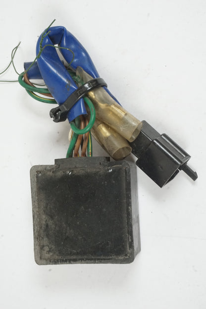 Höger sida på Relä från en Honda VF 750 S -1982 motorcykel.