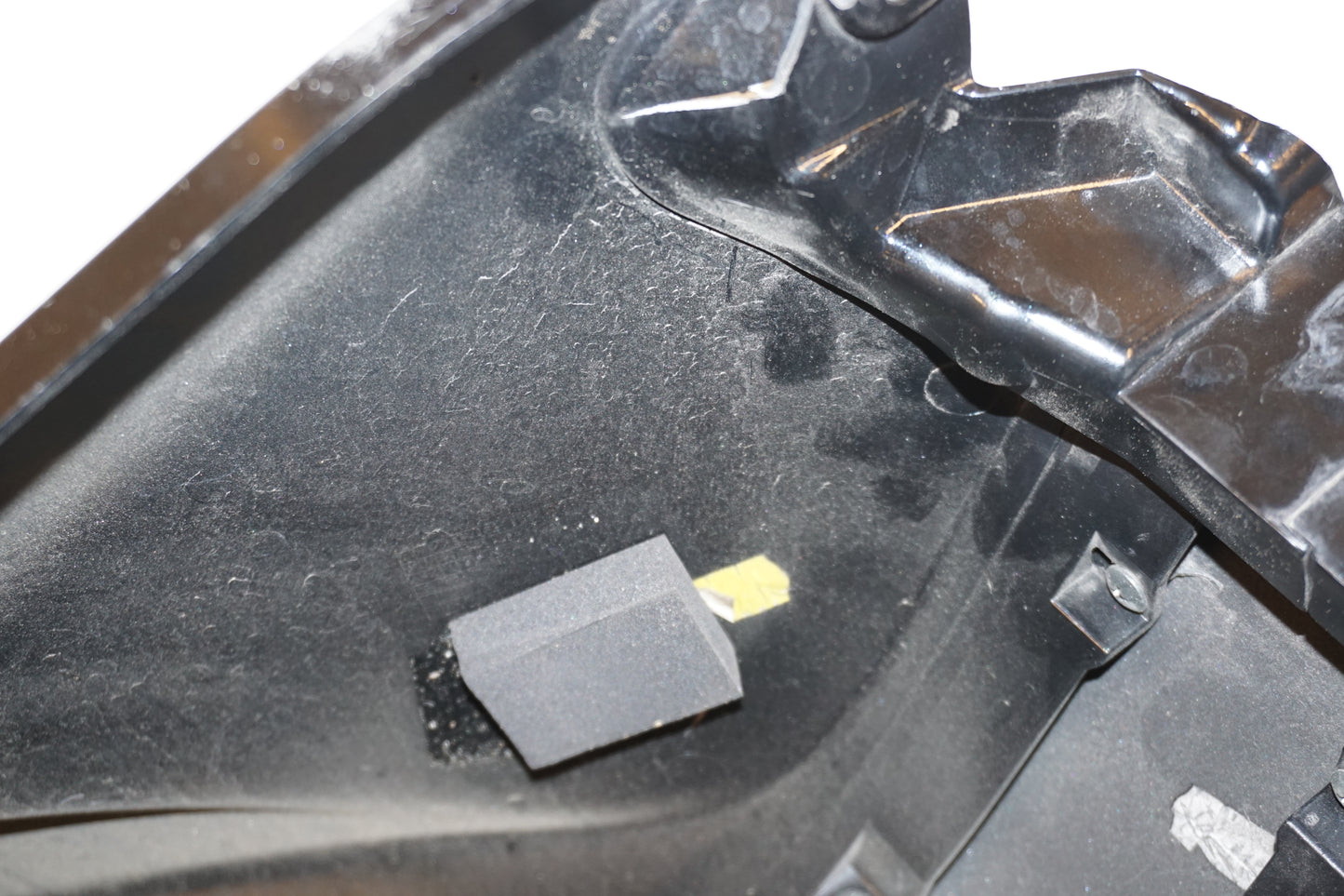 Extrabild7 på Bensintankskåpa från en Yamaha YZF-R 125 -2009 motorcykel.