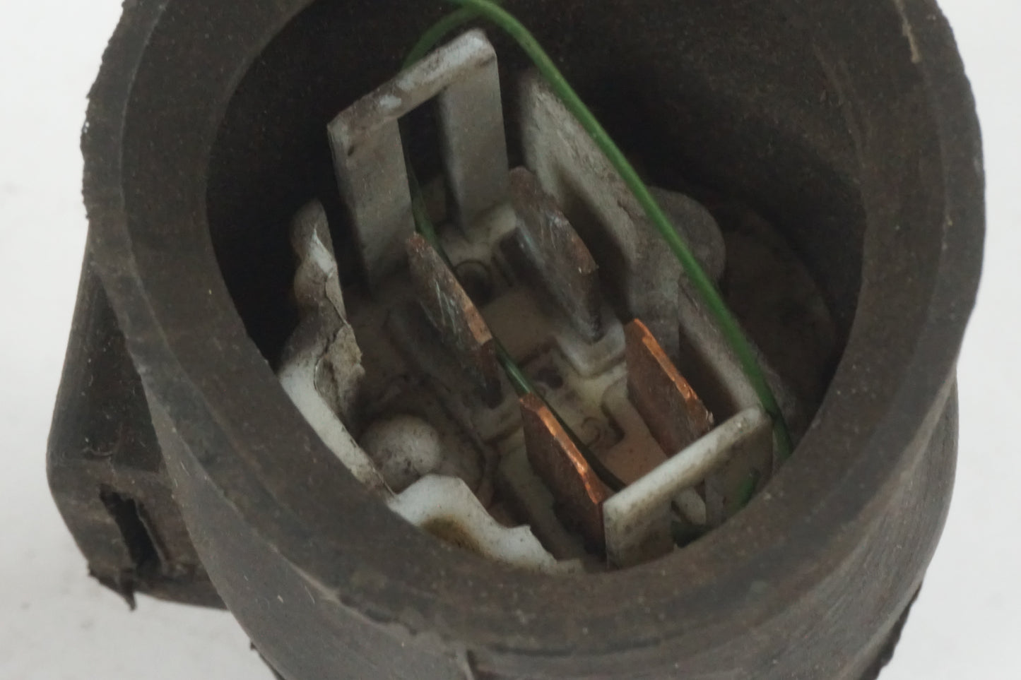 Baksidan på Relä från en Honda VF 750 S -1982 motorcykel.