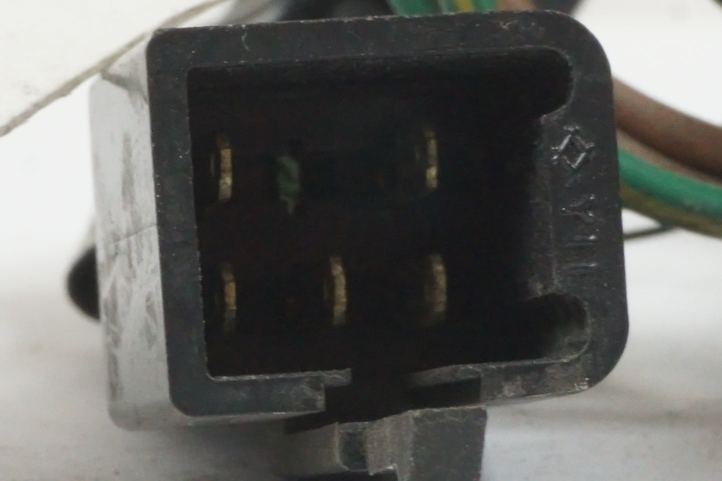 Höger sida på Relä från en Honda VF 750 S -1982 motorcykel.