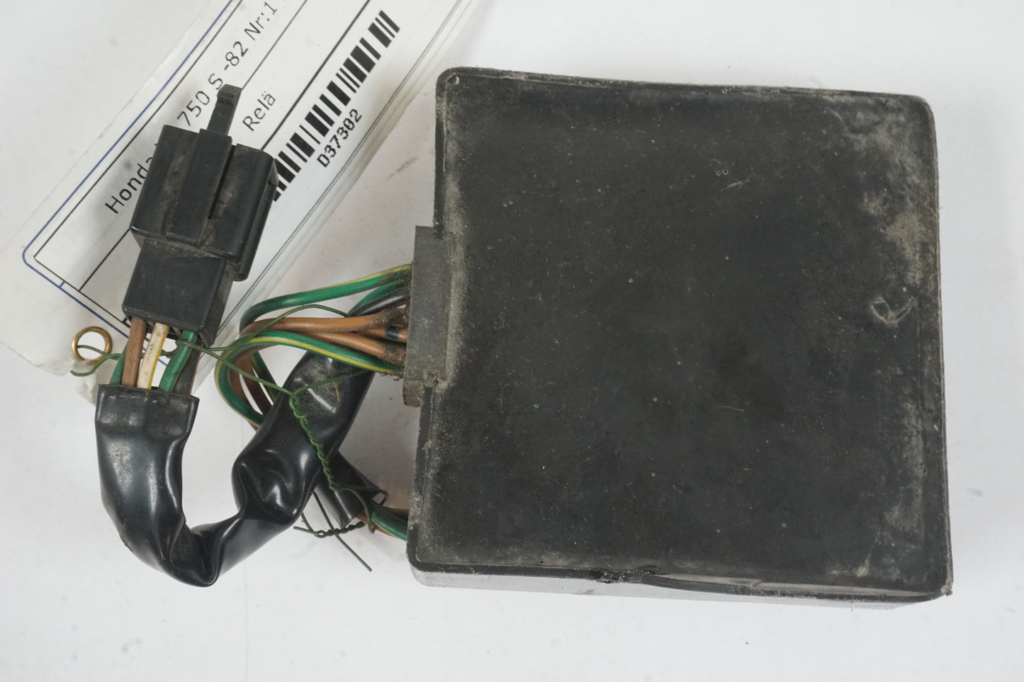 Snett uppifrån på Relä från en Honda VF 750 S -1982 motorcykel.