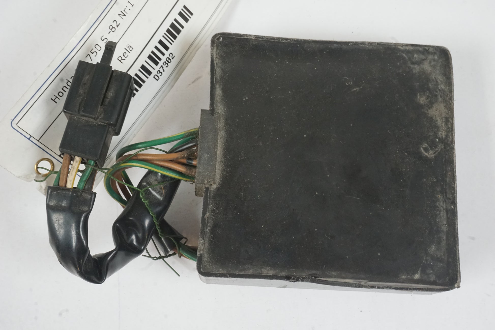 Snett uppifrån på Relä från en Honda VF 750 S -1982 motorcykel.