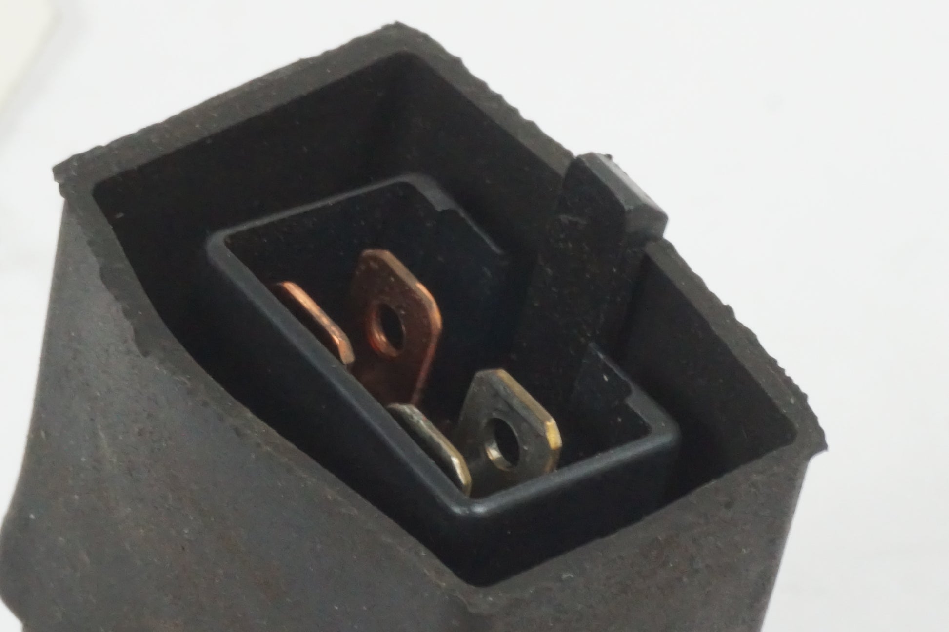 Vänster sida på Relä från en Honda VFR 800 -2000 motorcykel.