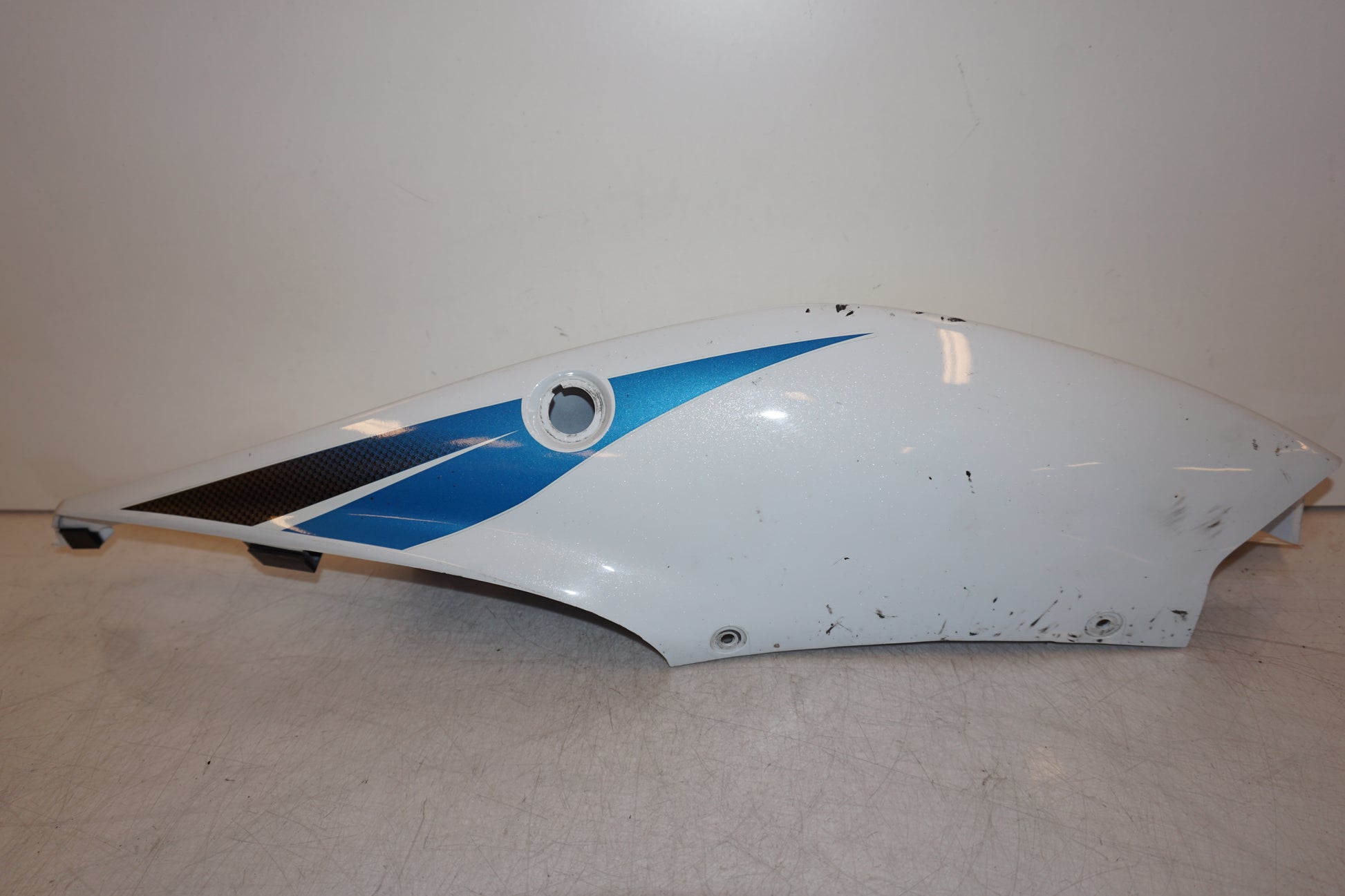 Framsidan på Bakvinge från en Suzuki GSX-R 750 -2006 motorcykel.