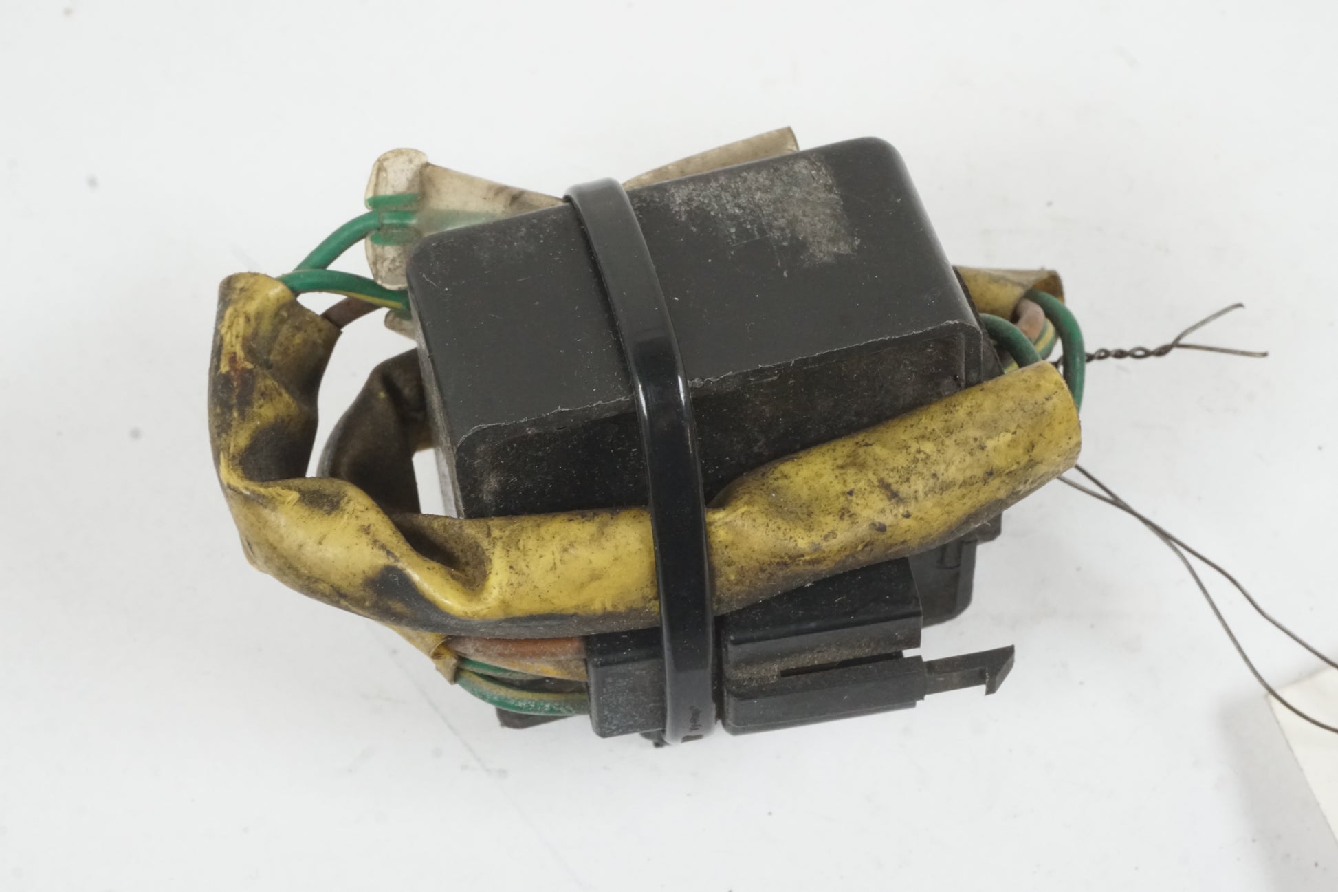 Baksidan på Relä från en Honda VF 750 C -1983 motorcykel.